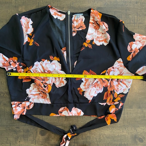 Charlotte Russe Black/Orange Floral Crop Top Sz XL - Picture 11 of 11